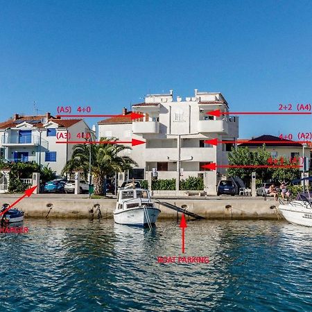 Apartments Marija - By The Sea Рогозница Екстериор снимка