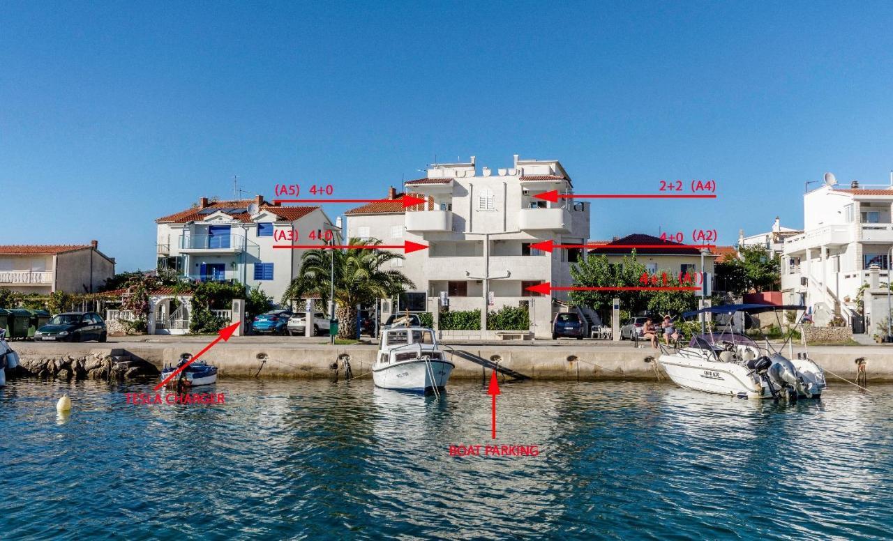 Apartments Marija - By The Sea Рогозница Екстериор снимка