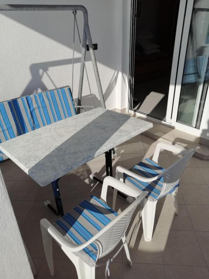 Apartments Marija - By The Sea Рогозница Екстериор снимка