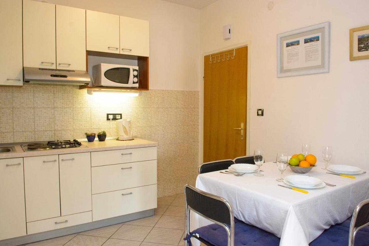 Apartments Marija - By The Sea Рогозница Екстериор снимка