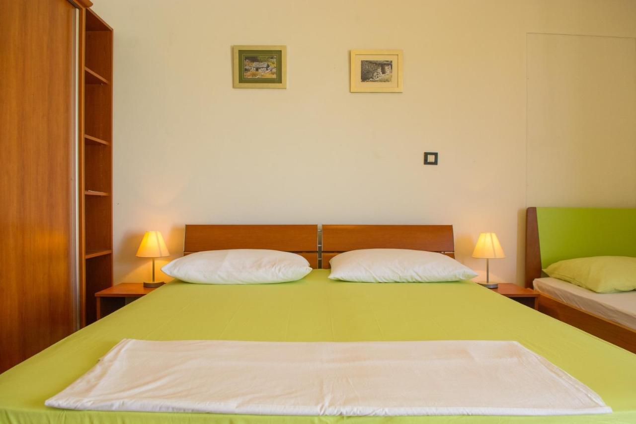 Apartments Marija - By The Sea Рогозница Екстериор снимка