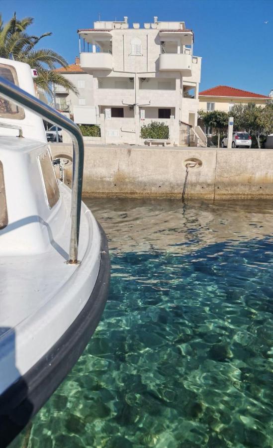 Apartments Marija - By The Sea Рогозница Екстериор снимка