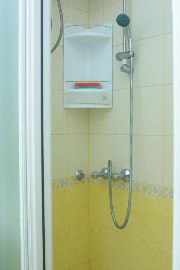Apartments Marija - By The Sea Рогозница Екстериор снимка