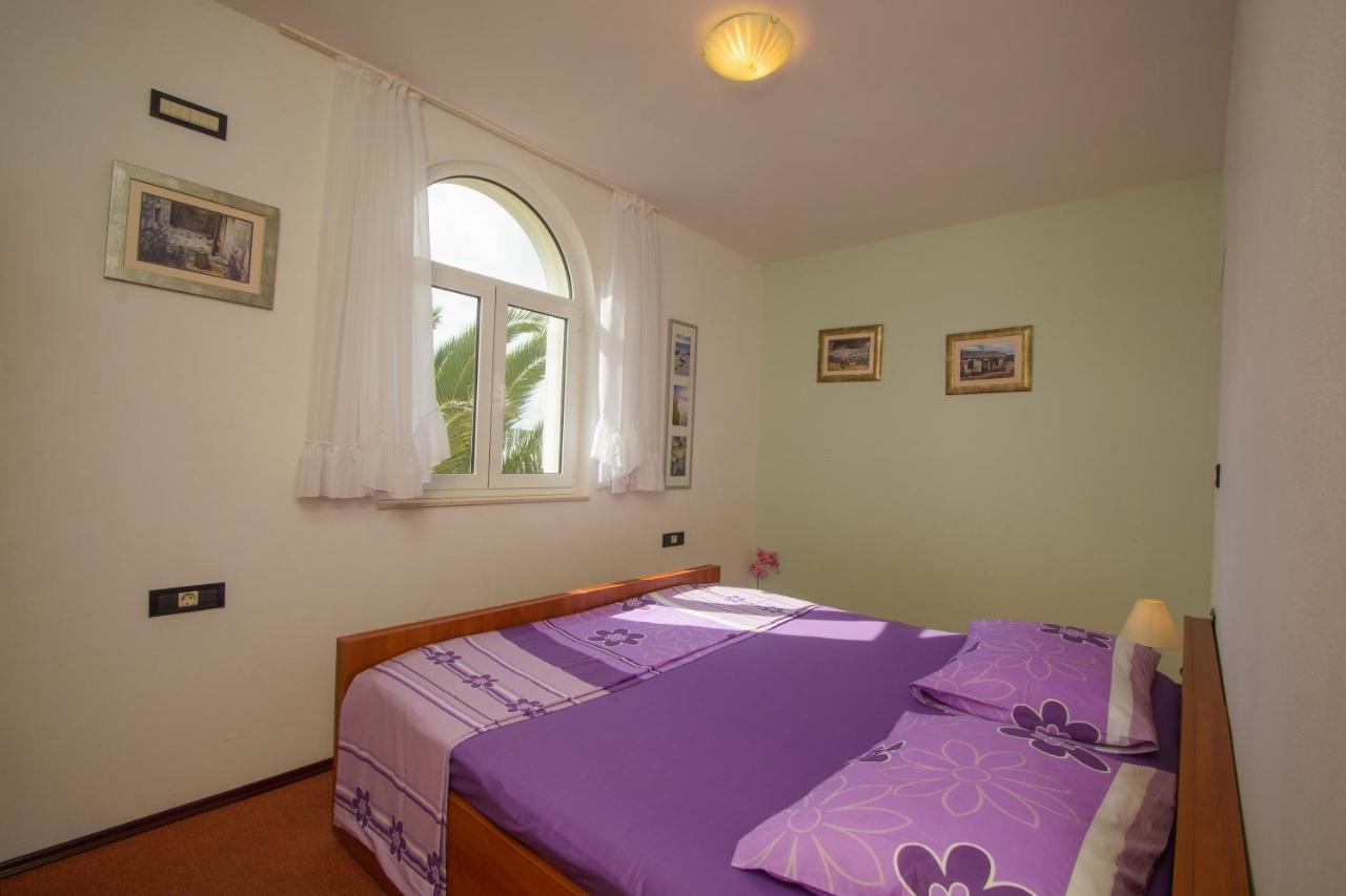 Apartments Marija - By The Sea Рогозница Екстериор снимка