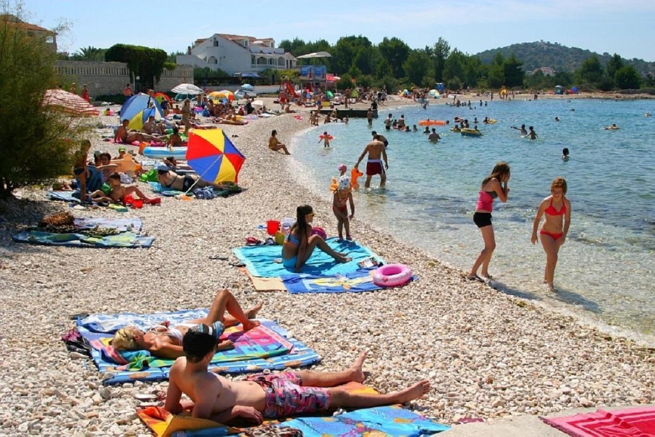 Apartments Marija - By The Sea Рогозница Екстериор снимка