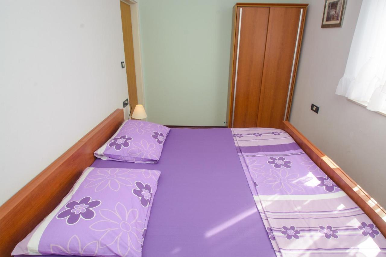 Apartments Marija - By The Sea Рогозница Екстериор снимка